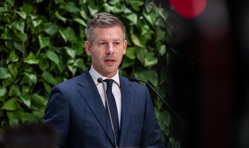 Петер Мадяр вніс до парламенту конституційні поправки, які передбачають усунення президента