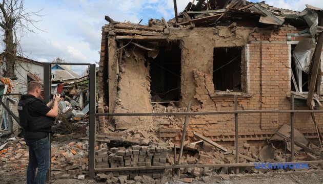 У Харкові внаслідок атаки російського БПЛА загинула жінка, 16 осіб постраждали