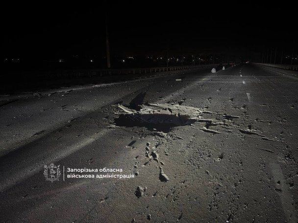 Росія атакувала міст через Дніпро в Запоріжжі, постраждали п'ятеро людей
