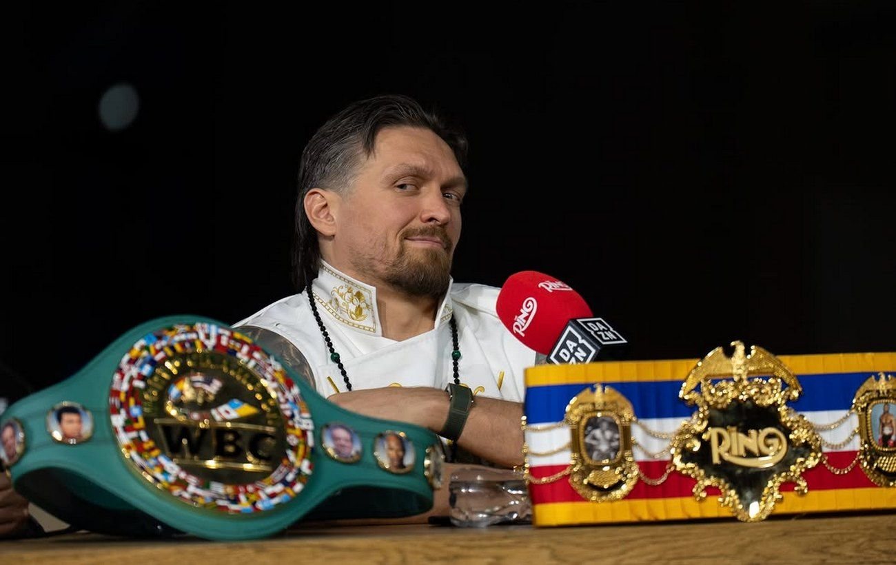 Олександр Усик розповів, за кого вболіватиме у фіналі чемпіонату світу-2026