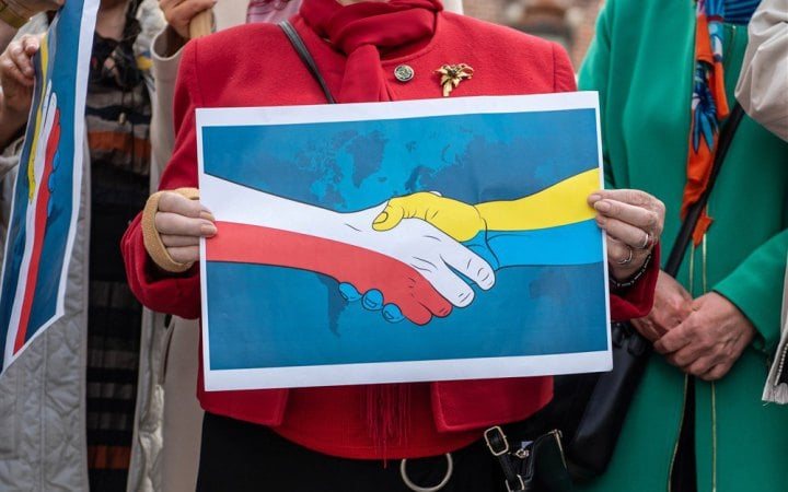 Опитування: більшість поляків підтримують жорстку позицію Навроцького щодо України