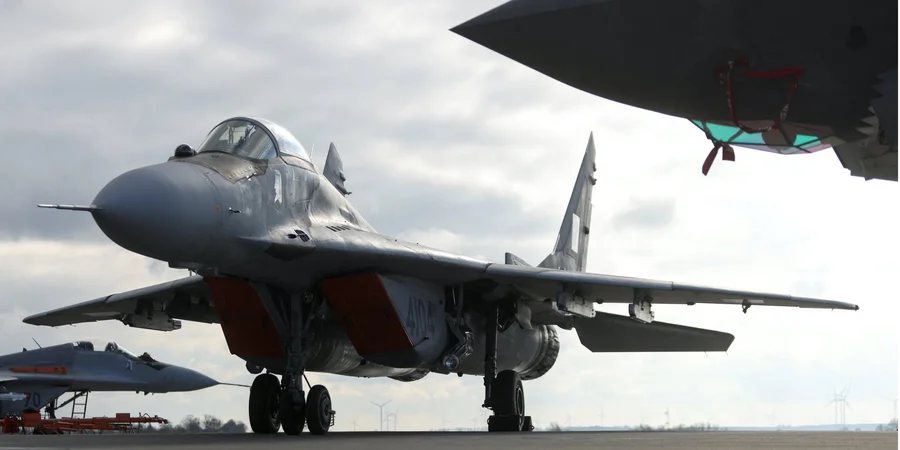 Польща піднімала авіацію через російські дрони на заході України