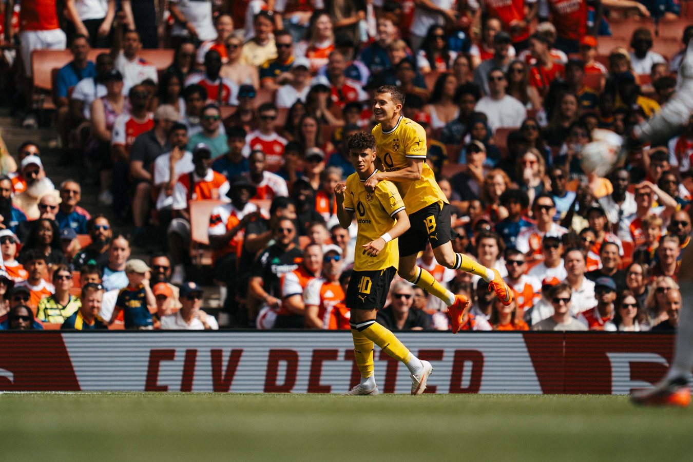 Dortmund переміг Arsenal 3:2 на Emirates Stadium
