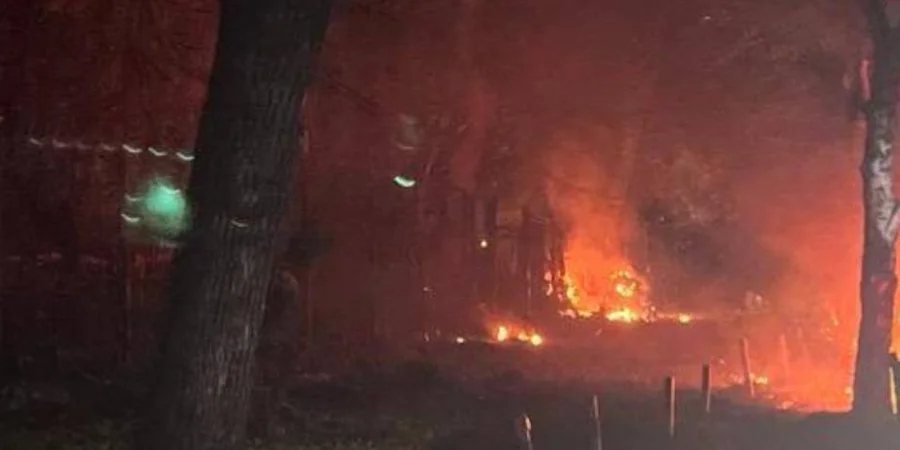 Російська атака пошкодила будинки і комерційну будівлю у Запоріжжі, двоє людей поранені