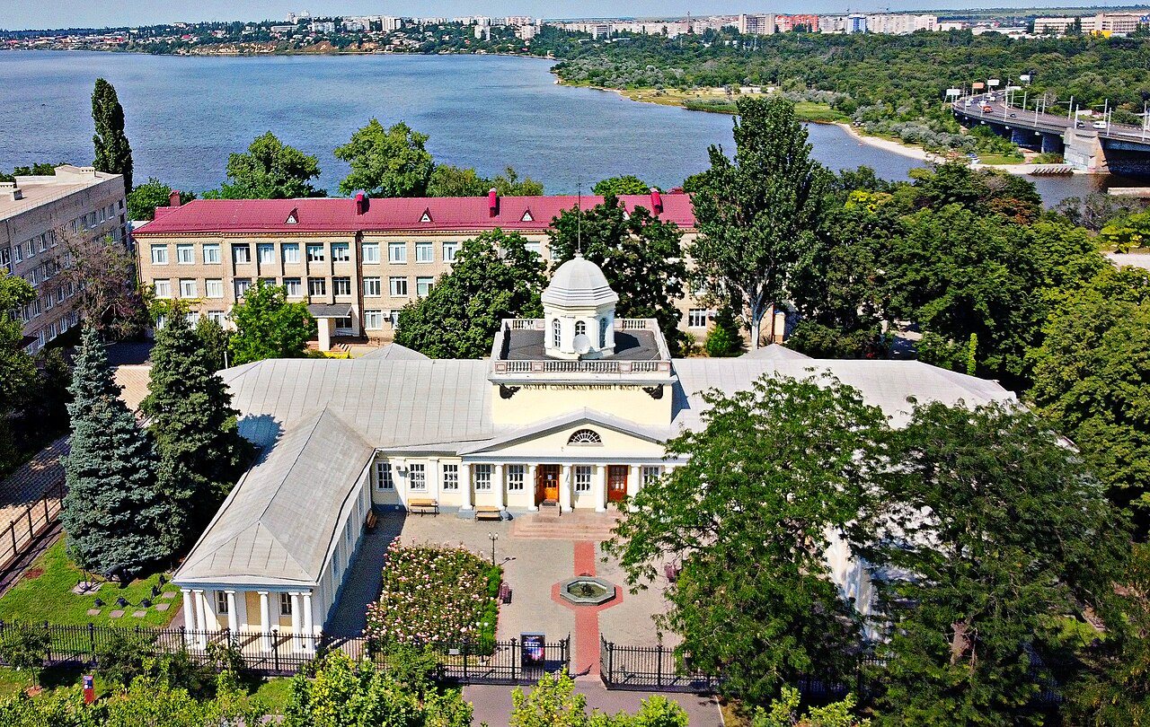Російський дрон атакував житловий сектор Миколаєва: пошкоджено чотири будинки