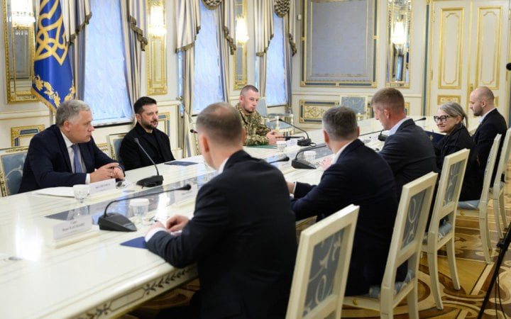 Зеленський і міністр оборони Естонії домовилися про експорт української зброї та фінансування ППО