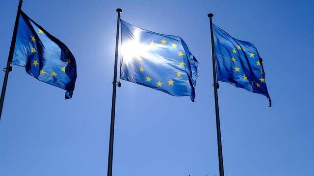 У Єврокомісії наголосили, що мирна угода має поважати територіальну цілісність України