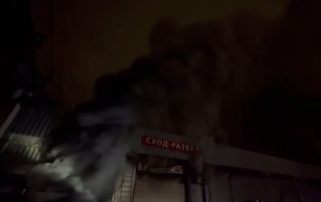 У Москві сталась масштабна пожежа з невідомих причин: вогонь гасять гелікоптери