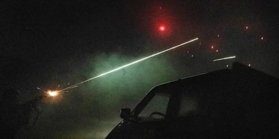 Російські війська вдарили КАБами по п'ятиповерхівці в Запоріжжі: двоє загиблих, під завалами шукають людей
