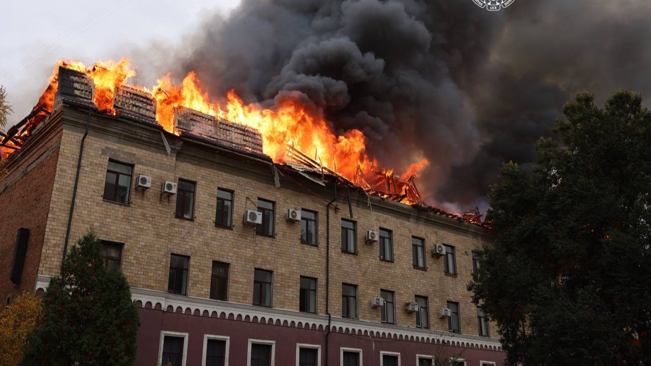 Російські удари по Харкову: постраждали діти, пошкоджені будинки та цирк