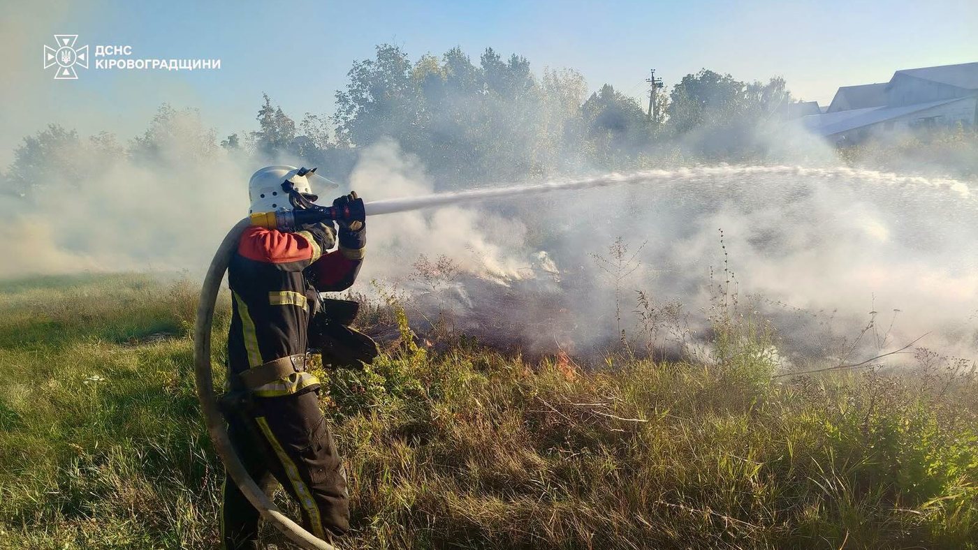 На Кіровоградщині безпілотник упав на дорогу: загинув чоловік, жінка травмована