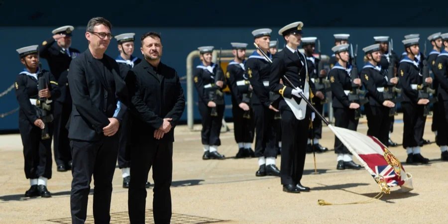 Зеленський зустрівся з новим прем’єром Британії на авіаносці та подякував за технології РЕБ