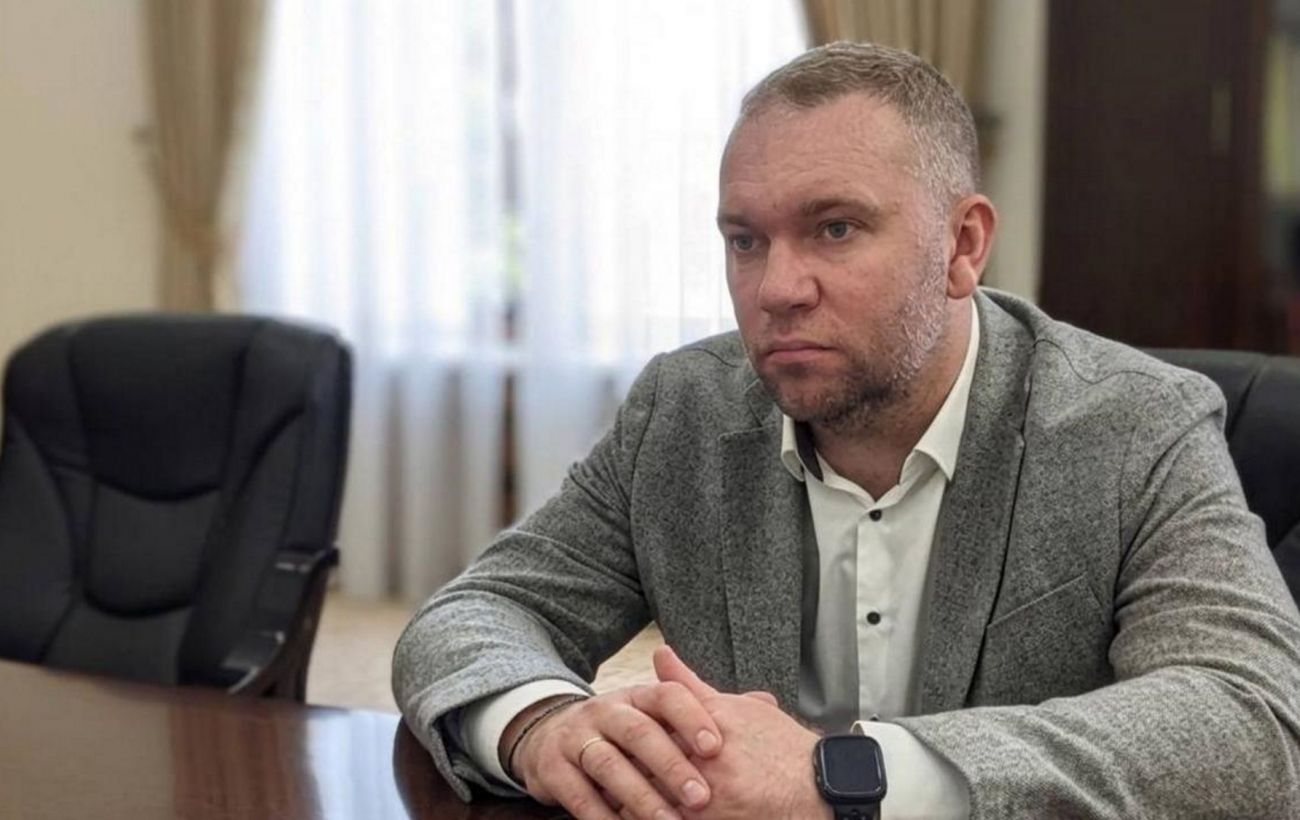 Суд відправив експосадовця МЗС Банькова під варту на 60 діб